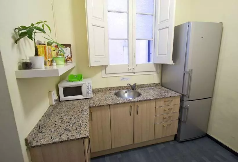 Общежитие Palace Guesthouse