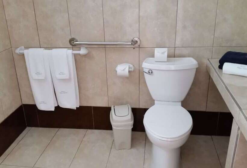 فندق Arenas En Punta Leona