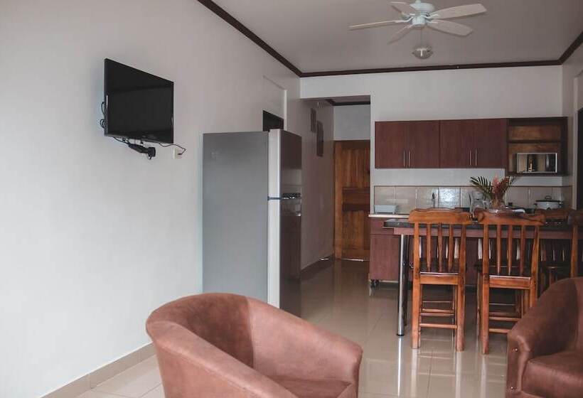 فندق Arenas En Punta Leona