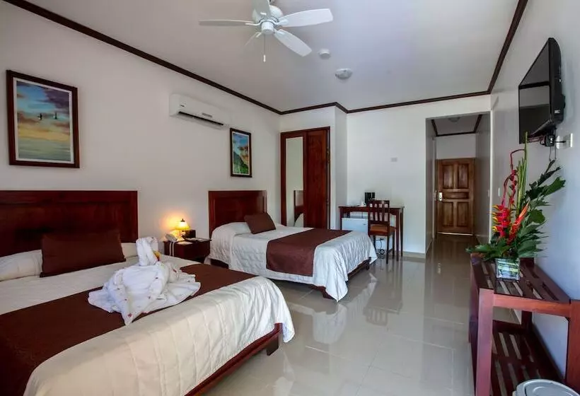 בית מלון כפרי Arenas En Punta Leona