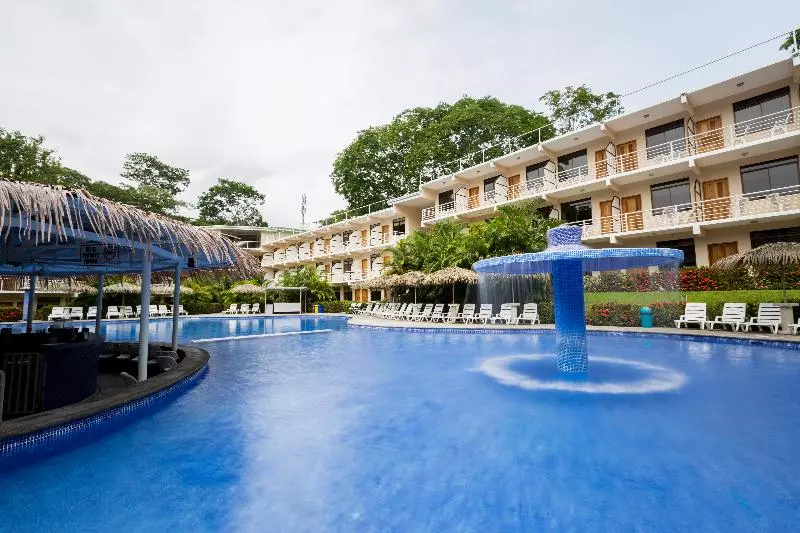 בית מלון כפרי Arenas En Punta Leona