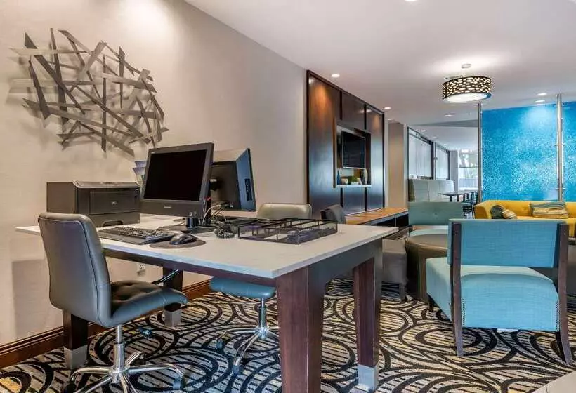 Отель Comfort Suites Fort Lauderdale Airport South & Cruise Port