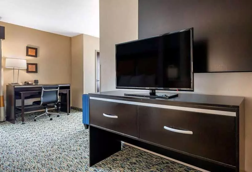 Отель Comfort Suites Fort Lauderdale Airport South & Cruise Port