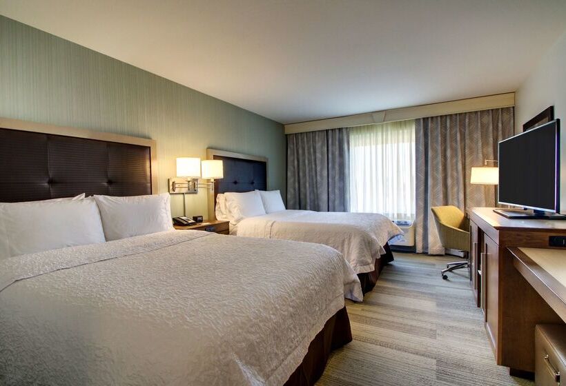فندق Hampton Inn & Suites Milwaukee West
