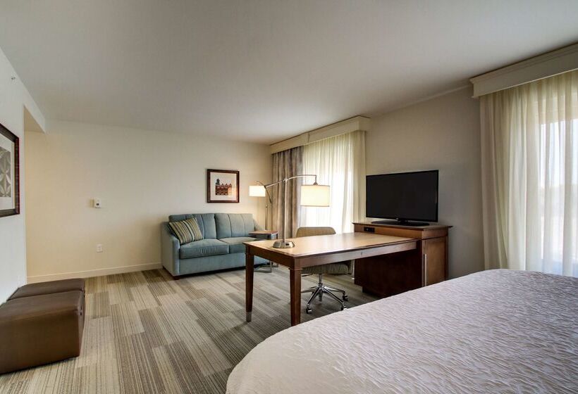 فندق Hampton Inn & Suites Milwaukee West