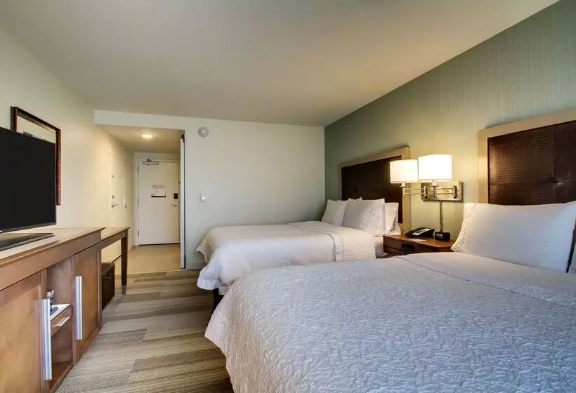 ホテル Hampton Inn & Suites Milwaukee West