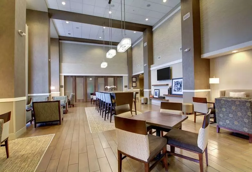 ホテル Hampton Inn & Suites Milwaukee West