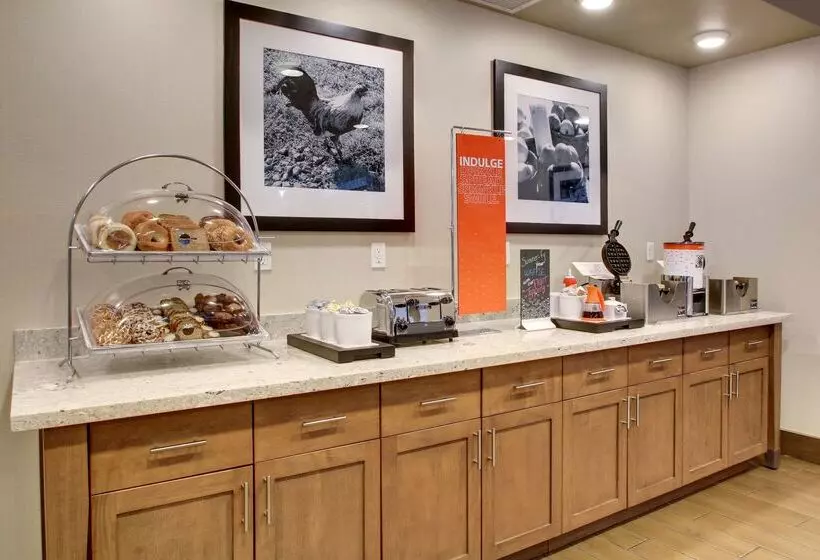 ホテル Hampton Inn & Suites Milwaukee West