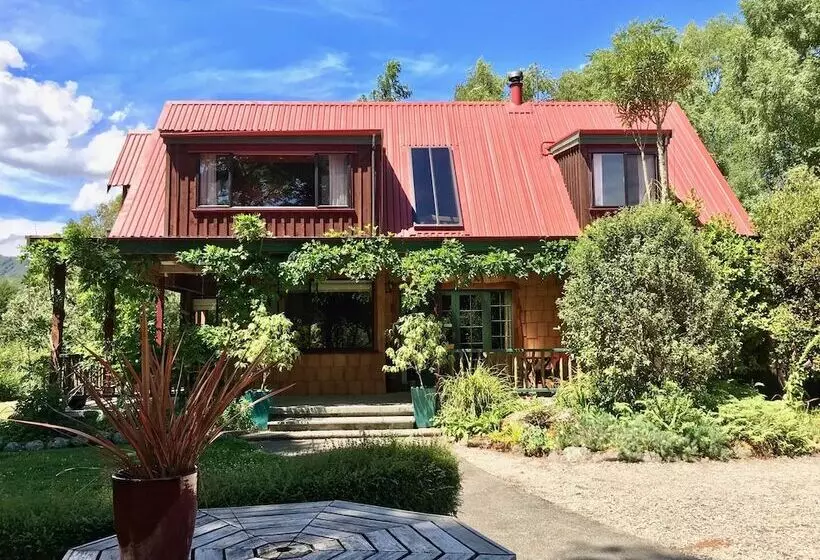 בית מלון כפרי Murchison Lodge