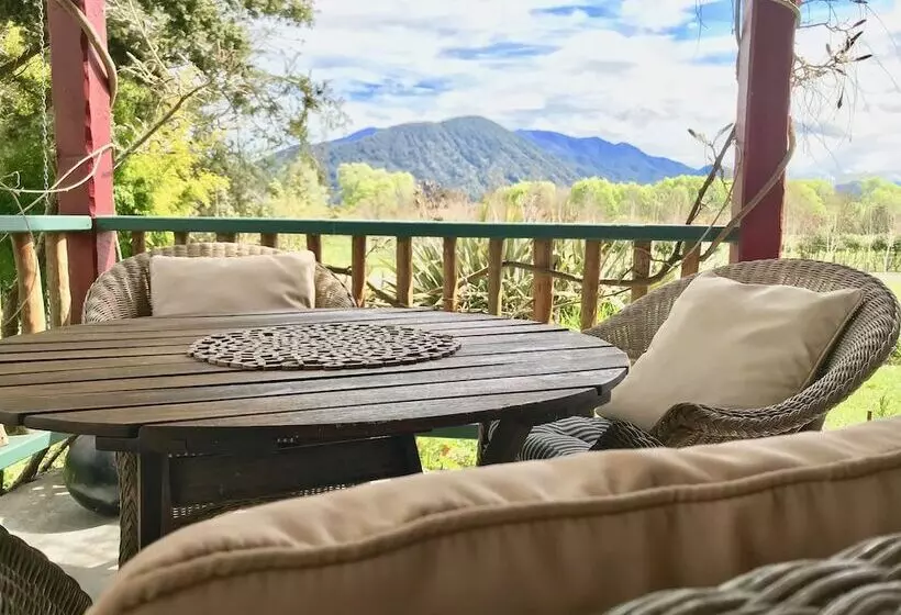 בית מלון כפרי Murchison Lodge