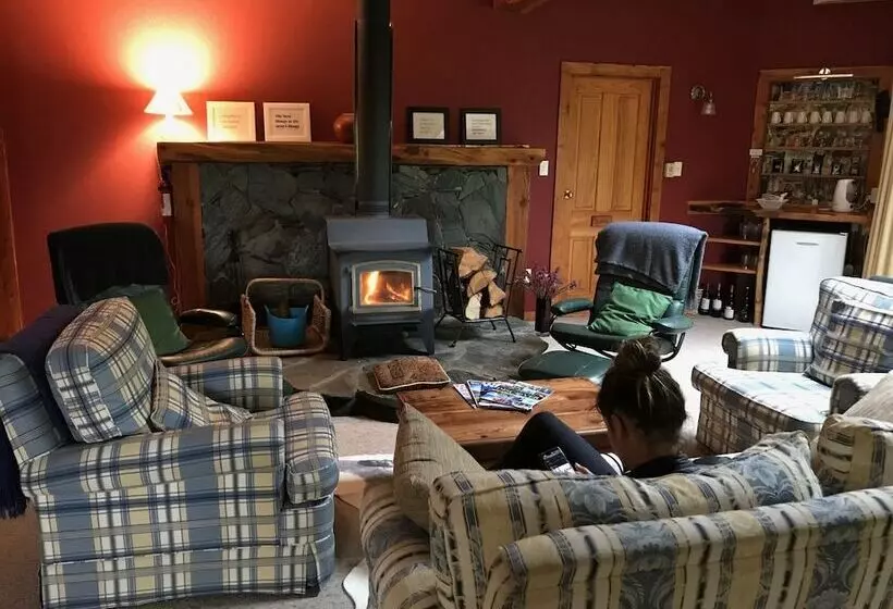 בית מלון כפרי Murchison Lodge