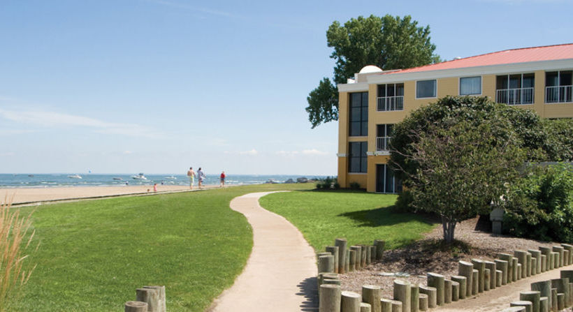 هتل Sandcastle Suites