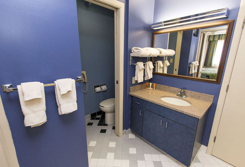 هتل Sandcastle Suites