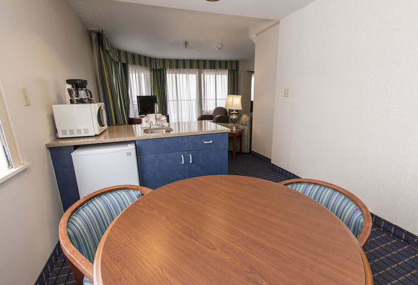 هتل Sandcastle Suites