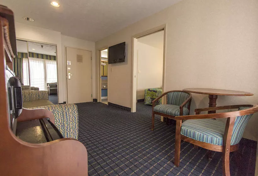 酒店 Sandcastle Suites