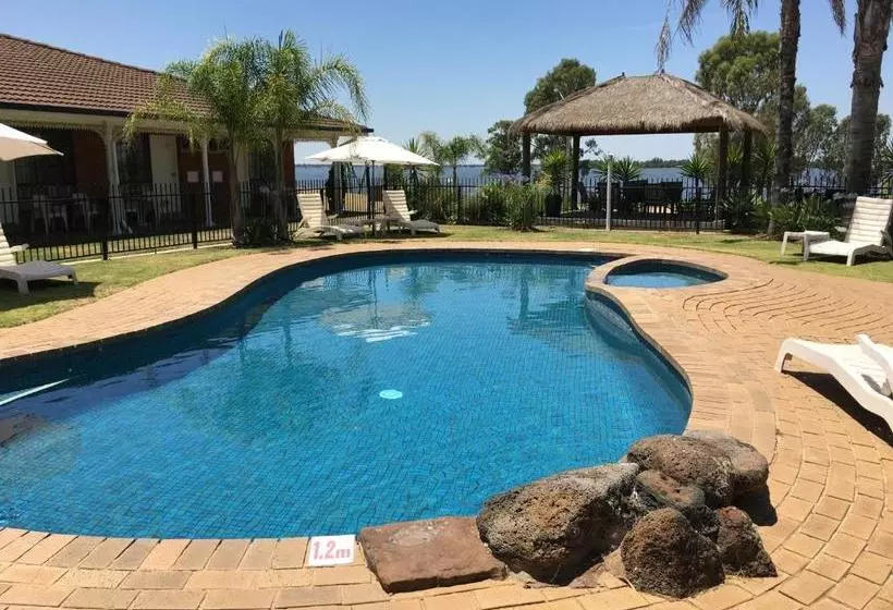 汽车旅馆 Capricorn Motor Inn