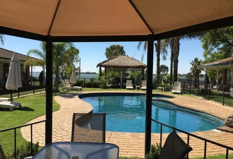 汽车旅馆 Capricorn Motor Inn