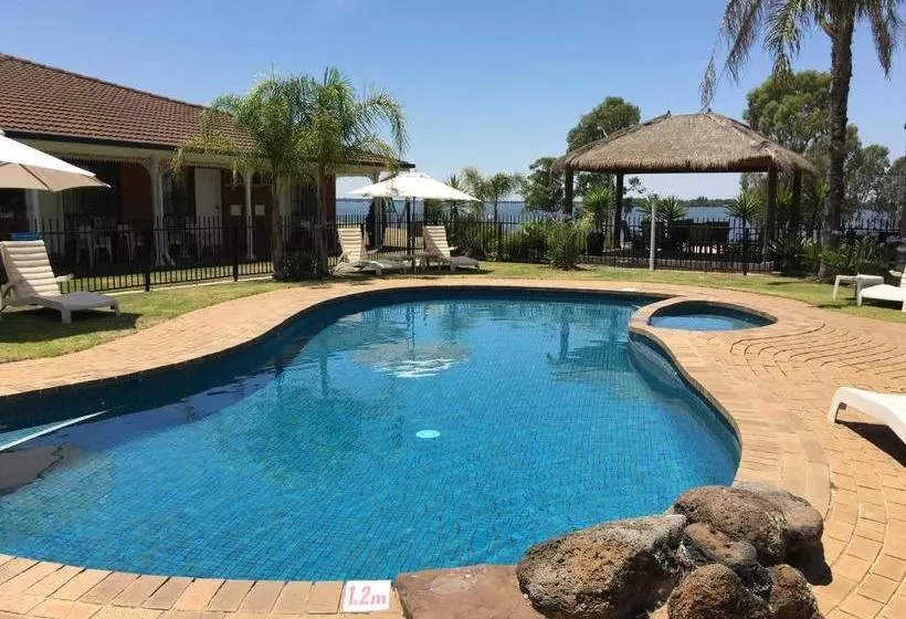 汽车旅馆 Capricorn Motor Inn