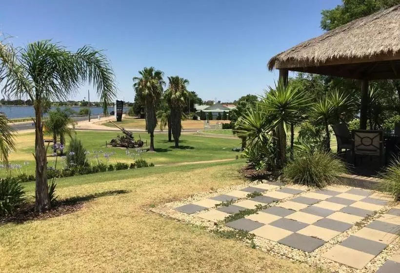 汽车旅馆 Capricorn Motor Inn