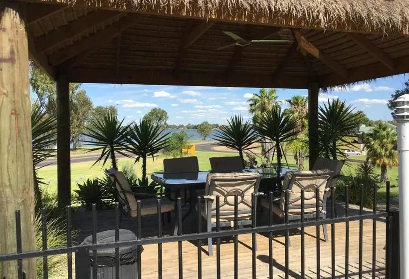 汽车旅馆 Capricorn Motor Inn