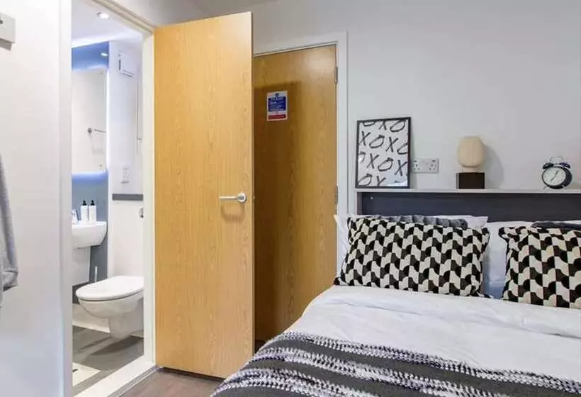 ユースホステル Ensuite Rooms Students Only   Canterbury   Campus Accommodation