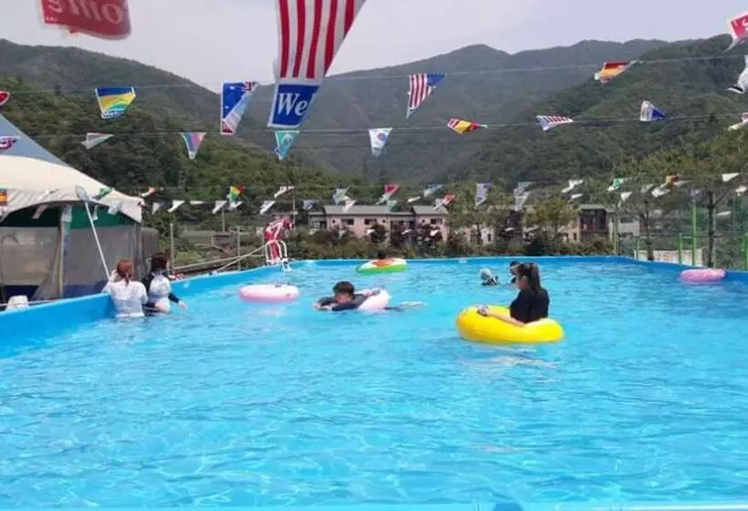 Gapyeong Sagyejeol Pension