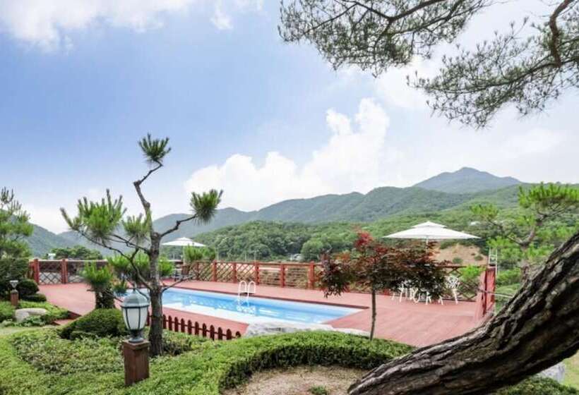 Hongcheon Lama Richa Pension