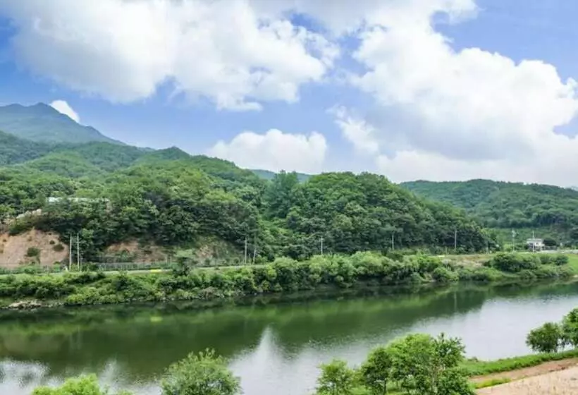 Hongcheon Lama Richa Pension