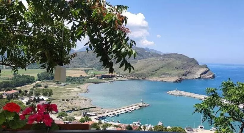 簡易ホテル İmroz Begonvil