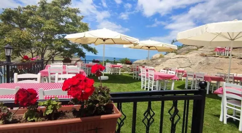 簡易ホテル İmroz Begonvil