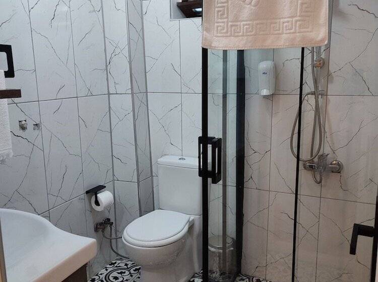 Хостел İmroz Begonvil