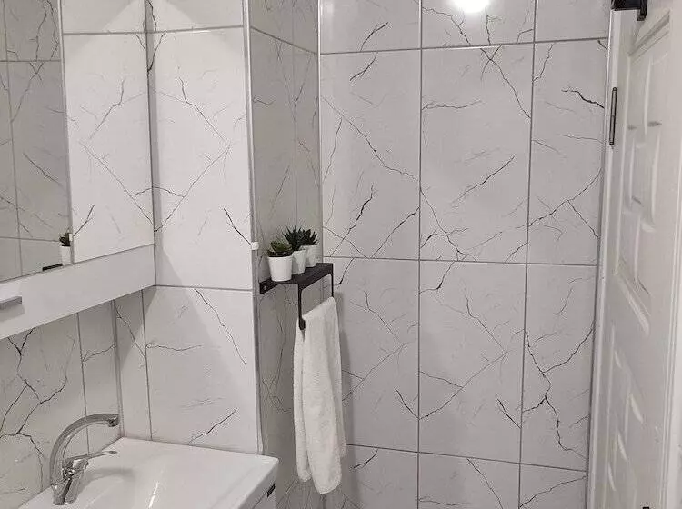 簡易ホテル İmroz Begonvil