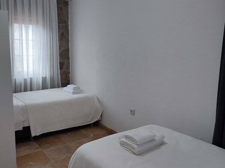 Хостел İmroz Begonvil