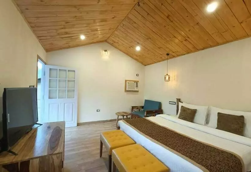 Hotelli Aaroham Resorts Shimla