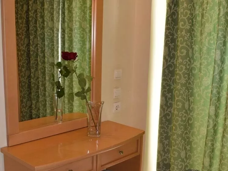 Hotelli Serenity Tolo