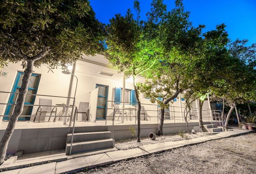 هتل Zante Riva Studios