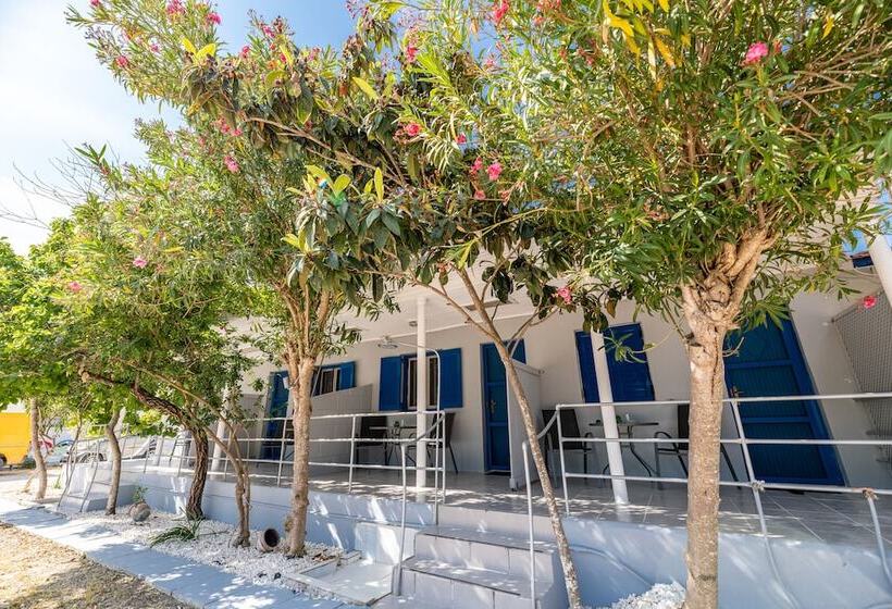 هتل Zante Riva Studios