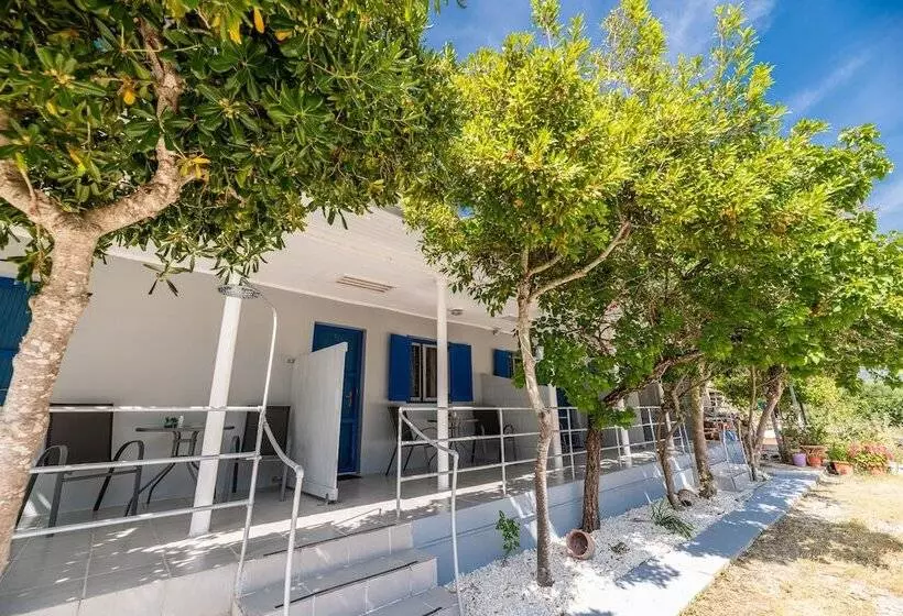 هتل Zante Riva Studios