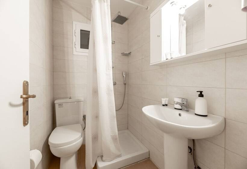 هتل Zante Riva Studios