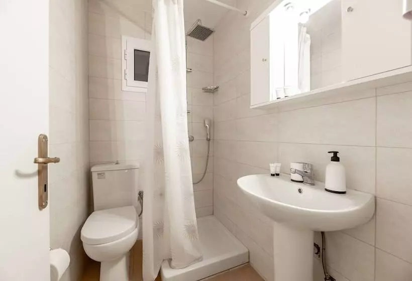 هتل Zante Riva Studios