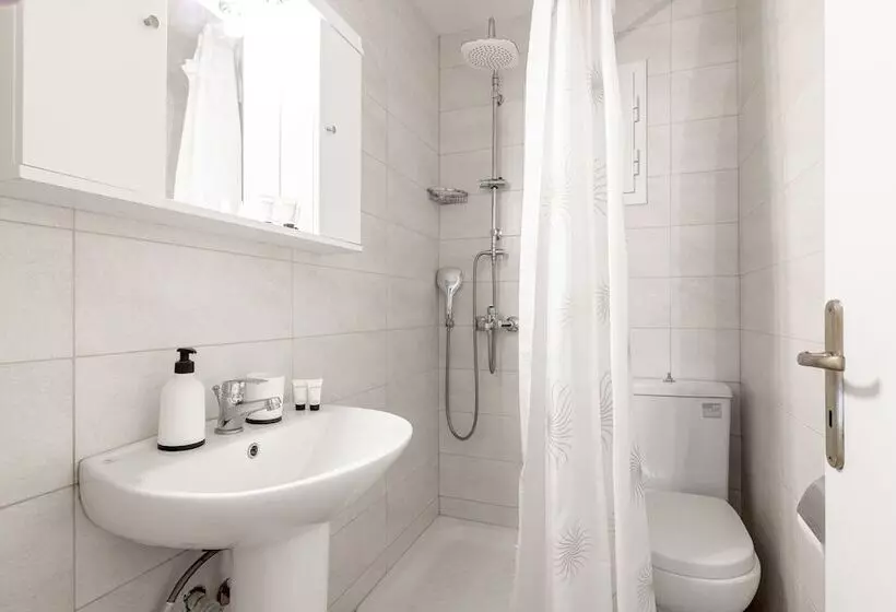 هتل Zante Riva Studios