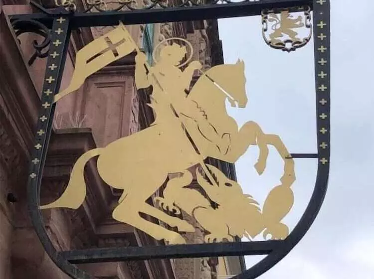 Hotelli Zum Ritter St. Georg