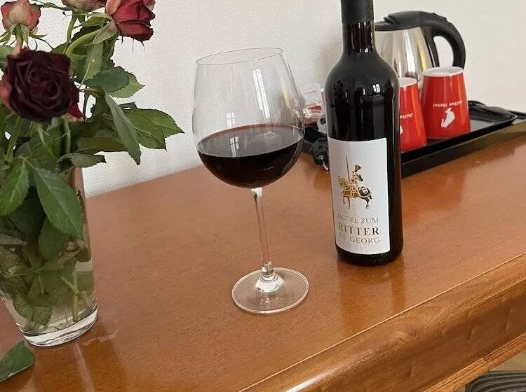 Hotelli Zum Ritter St. Georg