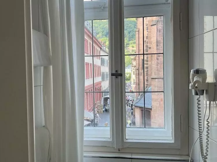 Hotelli Zum Ritter St. Georg