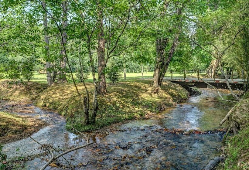 بنسيون Cobb Creek Cabins
