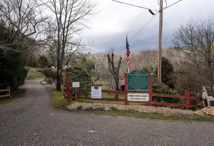 Pansiyon Cobb Creek Cabins