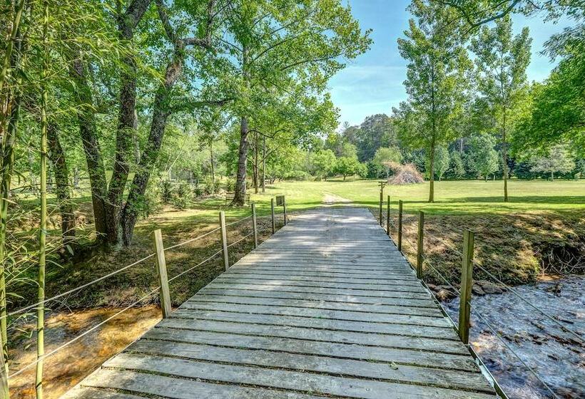 بنسيون Cobb Creek Cabins