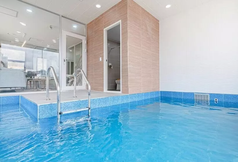 ペンション Gapyeong Belloci Firstige Partypoolvilla