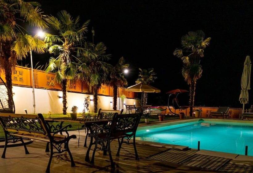 Pensionat Pefkohori Golden Mountain Beach Resort