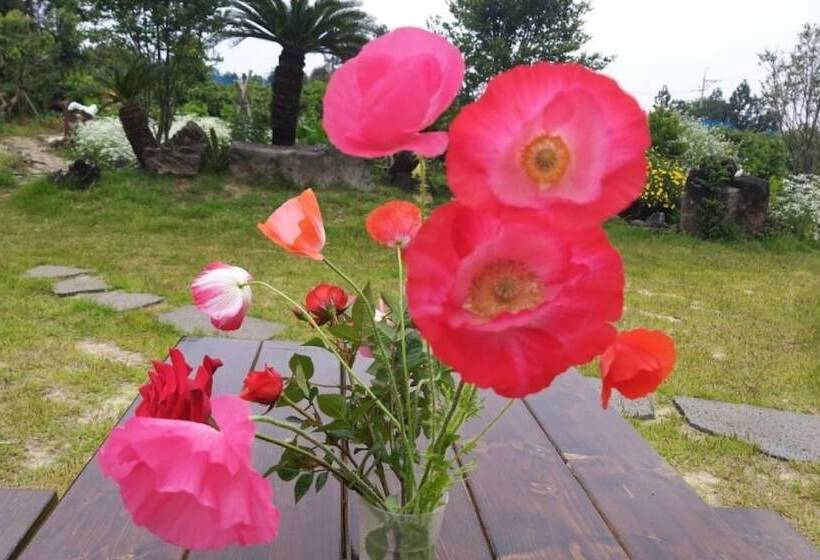 Seogwipo Soesokkak Cheonil Pension